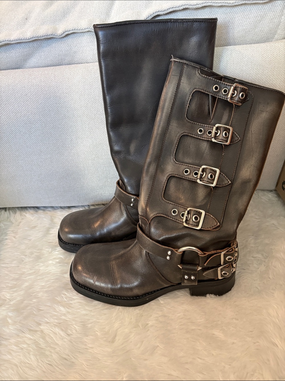 Steve Madden Rocky Distressed Boots